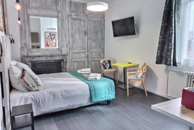 Les Appartements Fenelon Le Cateau-Cambresis エクステリア 写真