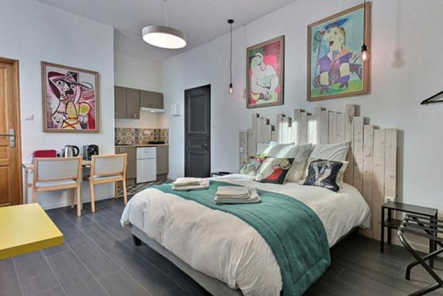 Les Appartements Fenelon Le Cateau-Cambresis エクステリア 写真