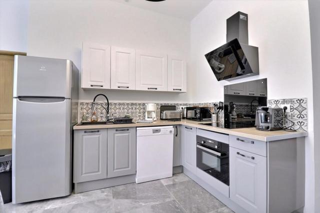 Les Appartements Fenelon Le Cateau-Cambresis エクステリア 写真