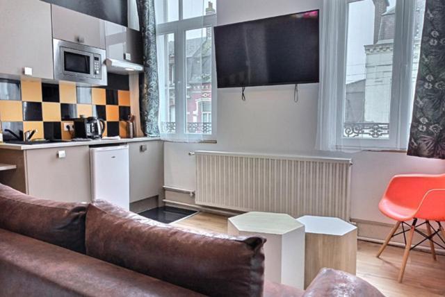 Les Appartements Fenelon Le Cateau-Cambresis エクステリア 写真