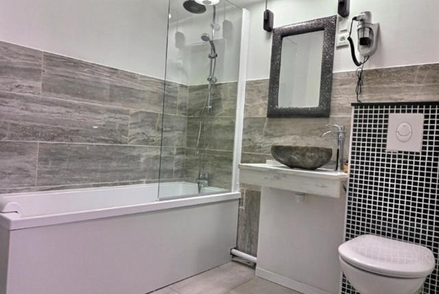 Les Appartements Fenelon Le Cateau-Cambresis エクステリア 写真