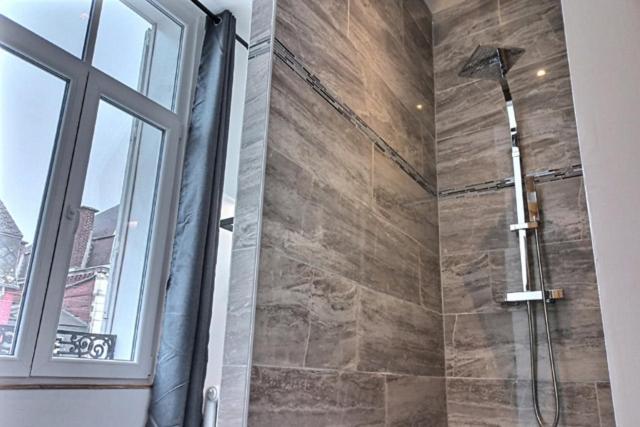 Les Appartements Fenelon Le Cateau-Cambresis エクステリア 写真
