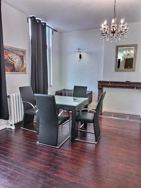 Les Appartements Fenelon Le Cateau-Cambresis エクステリア 写真