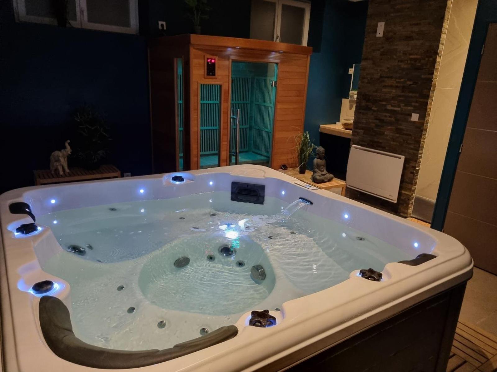 Les Appartements Fenelon Le Cateau-Cambresis エクステリア 写真